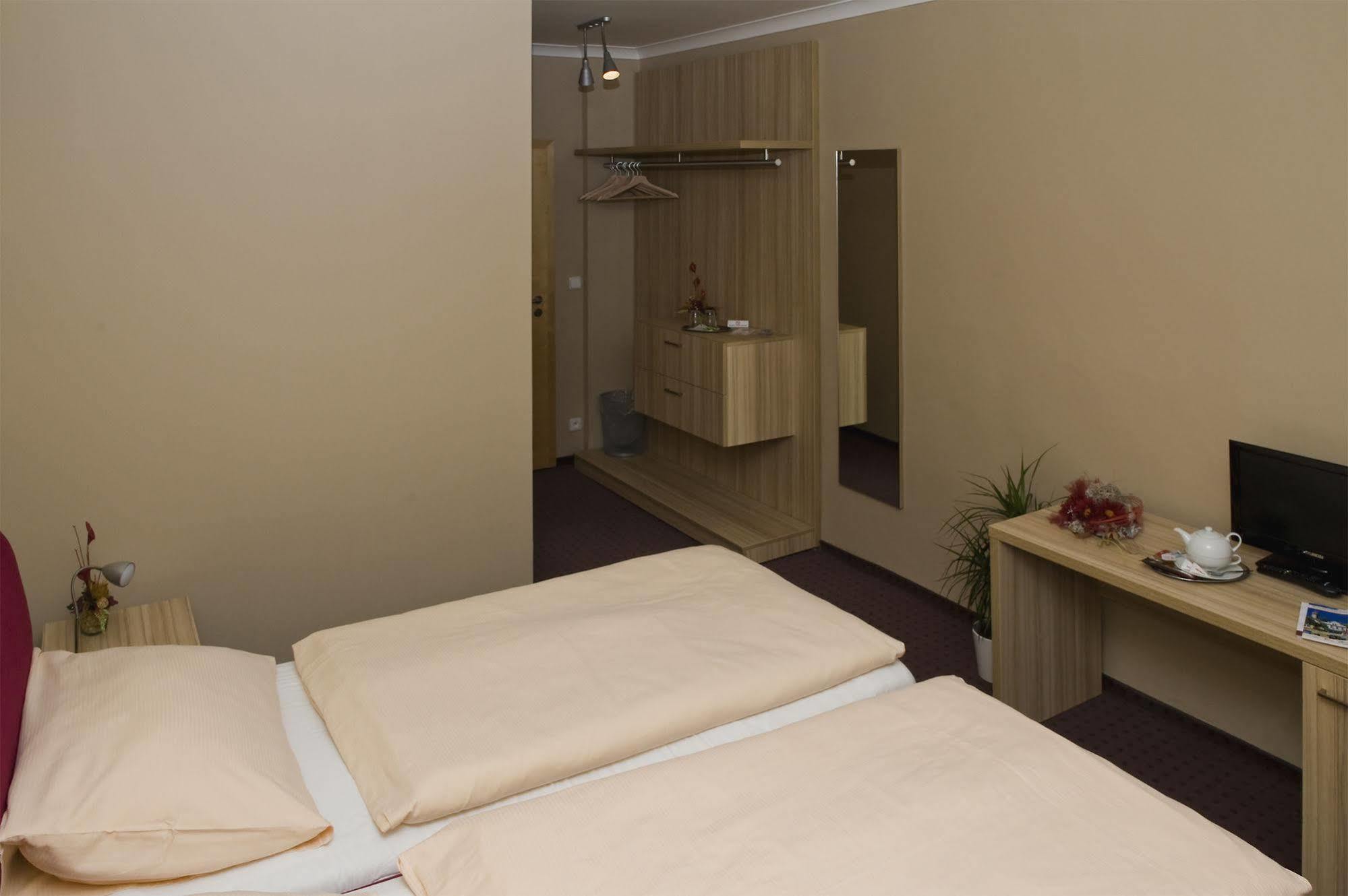 Mini Hotel Akord Ostrava Extérieur photo